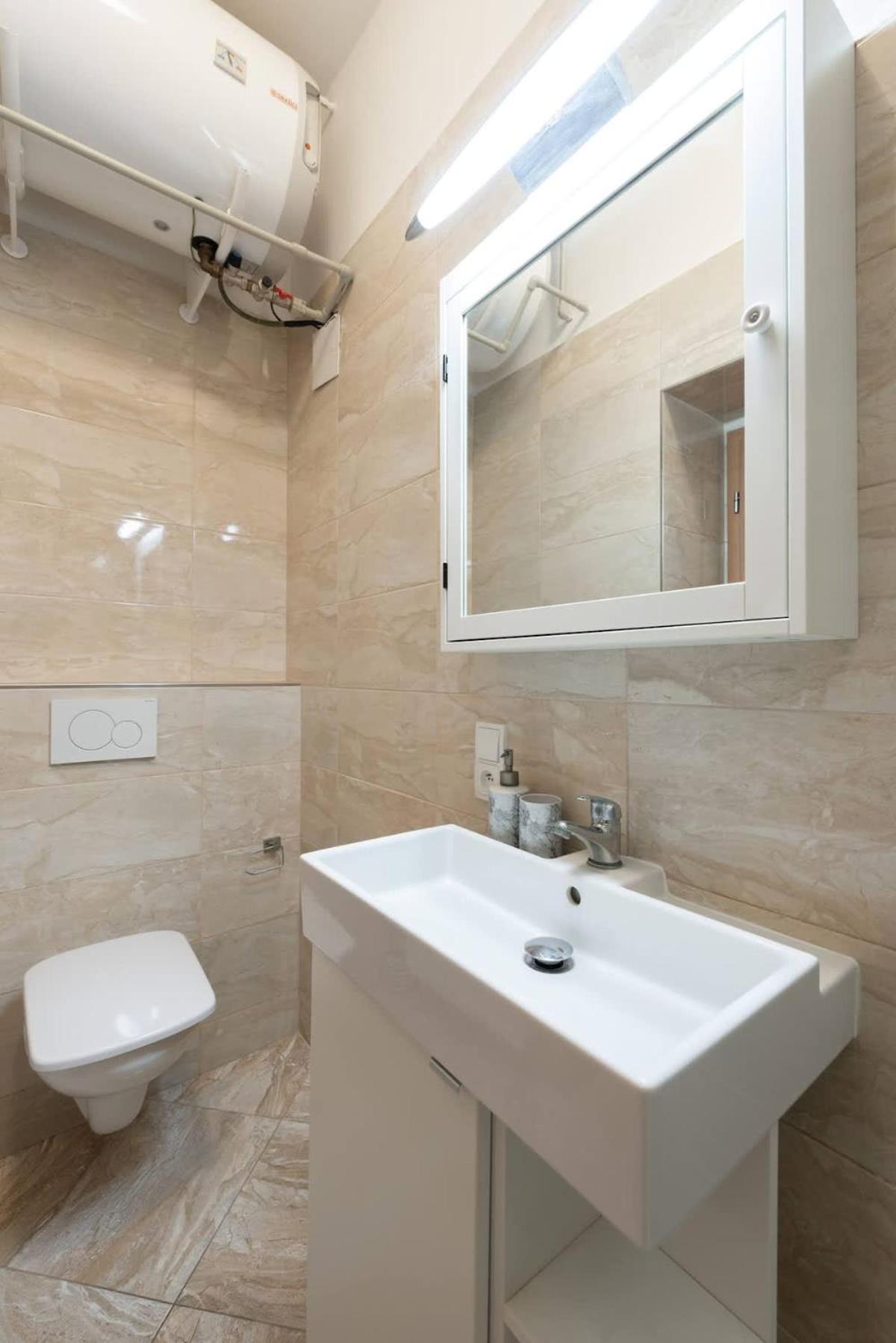 Beautiful Cozy Gem Near Old Town Praga